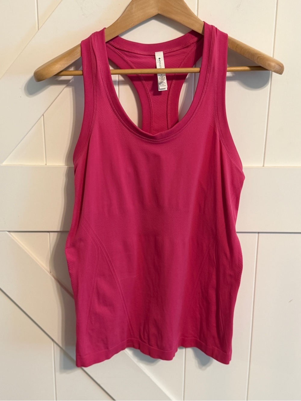 Athleta Medium Seamless Racerback Tank Top Fuchsia Pink Workout Yoga Running